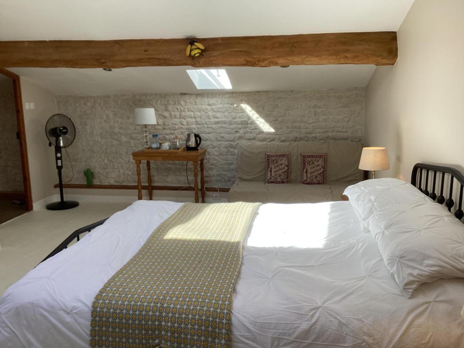 Paizay-Naudouin-Embourie La Ruche Bed & Breakfast エクステリア 写真