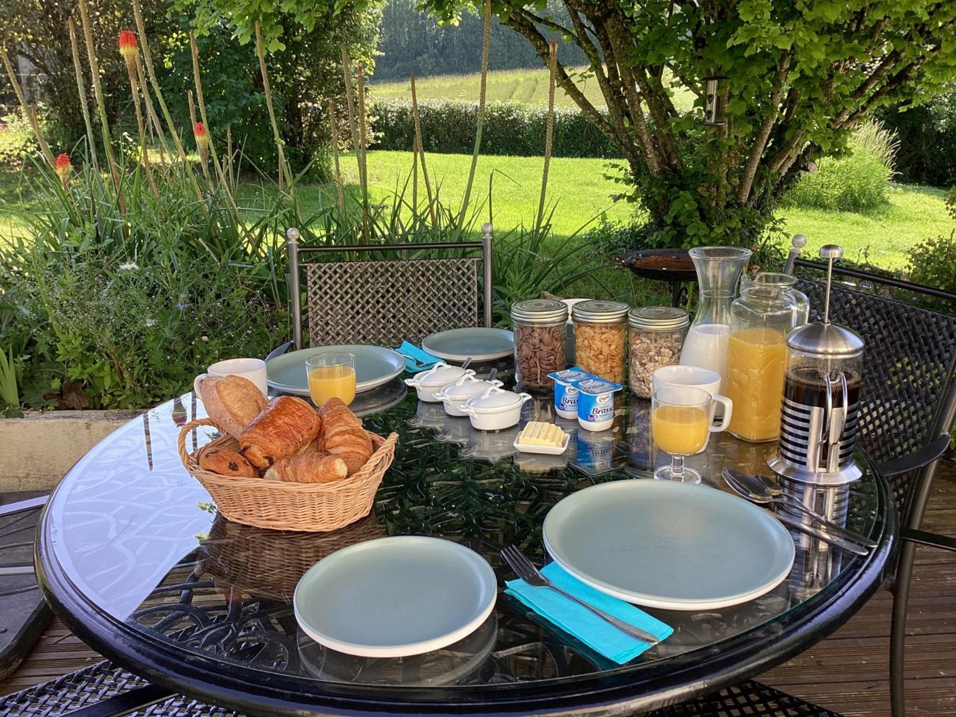 Paizay-Naudouin-Embourie La Ruche Bed & Breakfast エクステリア 写真